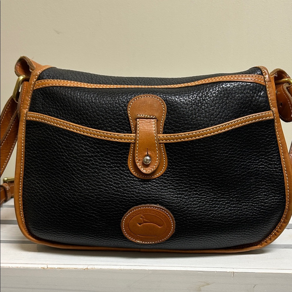 Vintage Dooney & Bourke All-Weather Leather Large Horseshoe Bag Crossbody - Picture 2 of 9